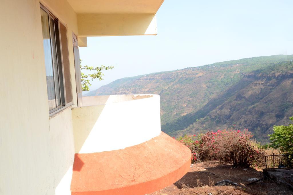 Villa Strawberry Country à Mahābaleshwar Extérieur photo